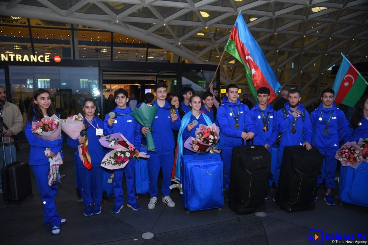 Qızıl və gümüş medallar qazanan gimnastlarımız Vətənə qayıtdılar