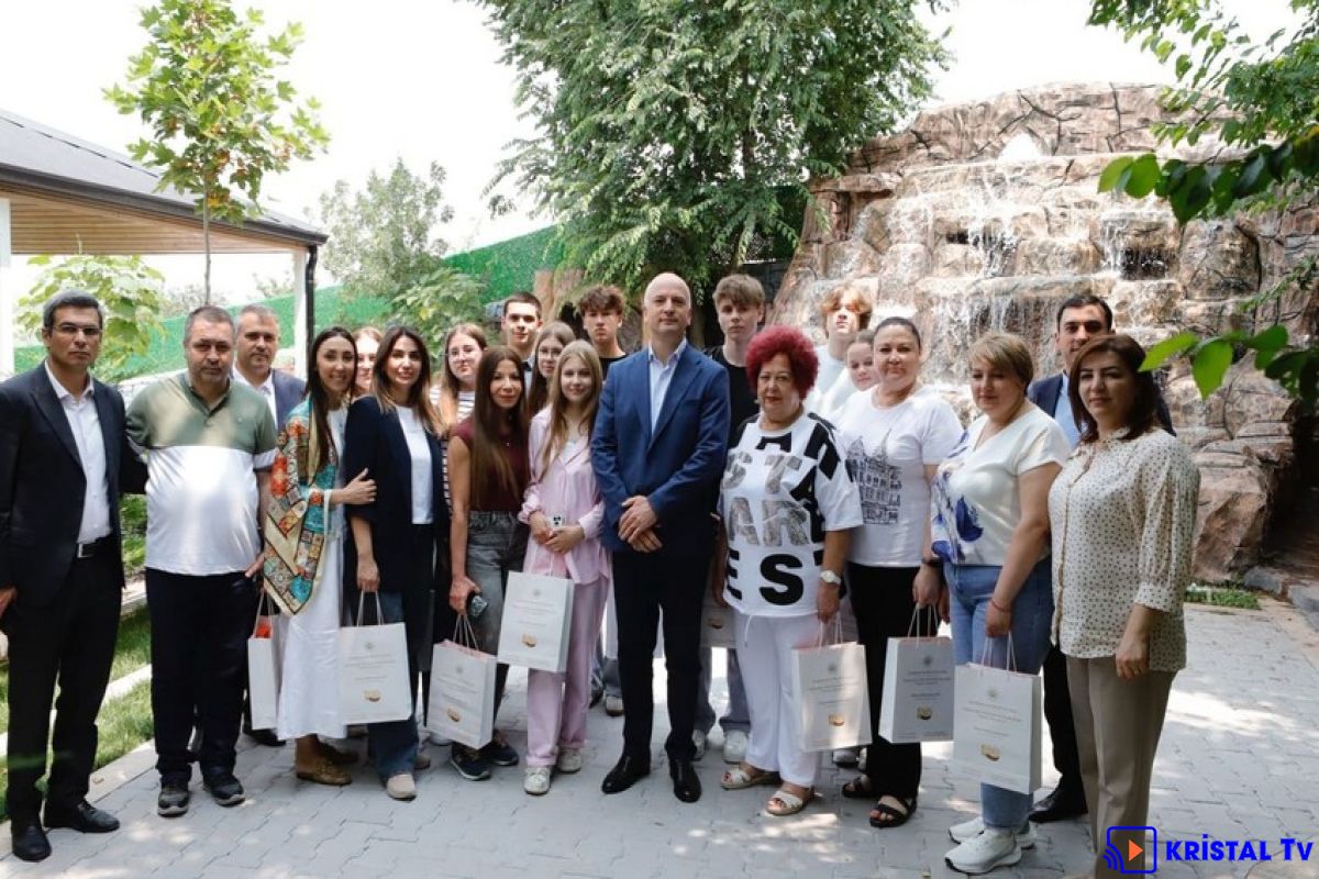 Naxçıvanın təhsil naziri Ukraynanın Zərifə Əliyeva adına İrpen Xarici Dillər Liseyinin əməkdaşları ilə görüşüb