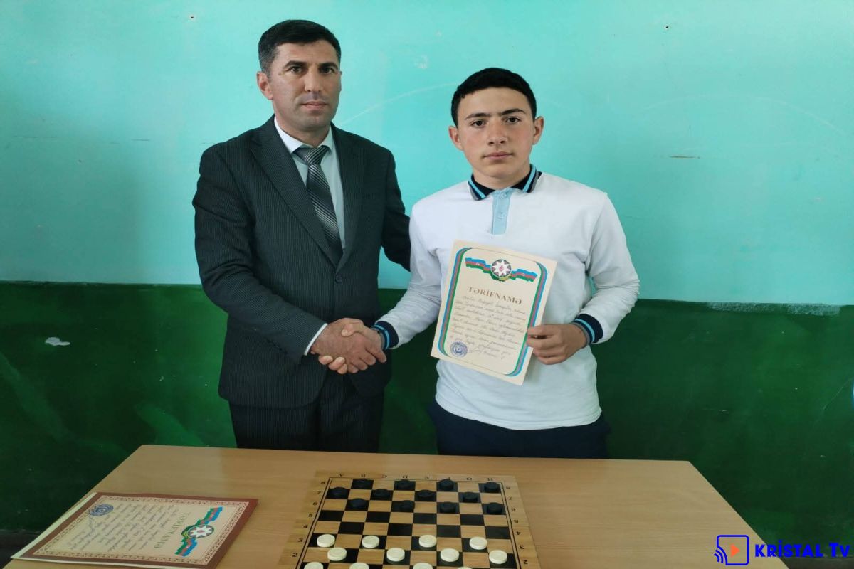 R. İsmayılov adına Düz Cırdaxan kənd tam orta ümumtəhsil məktəbində Ulu Öndər Heydər Əliyevin 103-cü ildönümünə həsr olunan “Şahmat” yarışı keçirildi