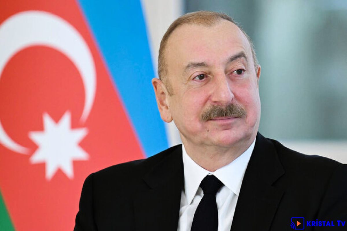 Prezident Roma Papasını təbrik etdi