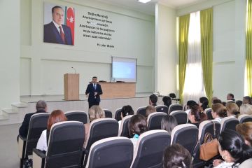 Tovuz rayonunda təhsil müəssisələrinin rəhbərləri ilə görüş keçirib.